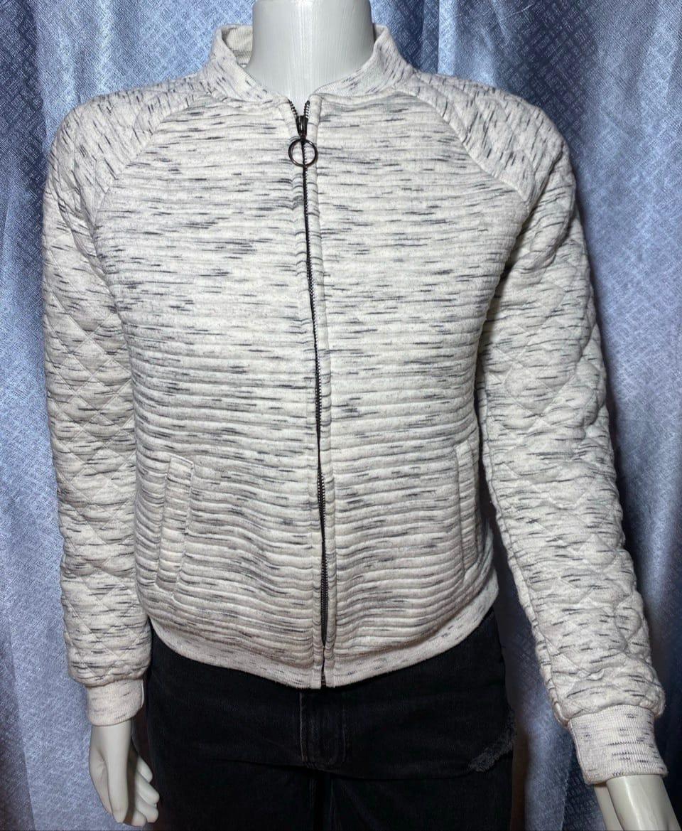 Campera Bomber Gris Texturizada con Cierre